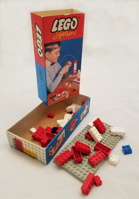 LEGO® Basic Building Set in Cardboard