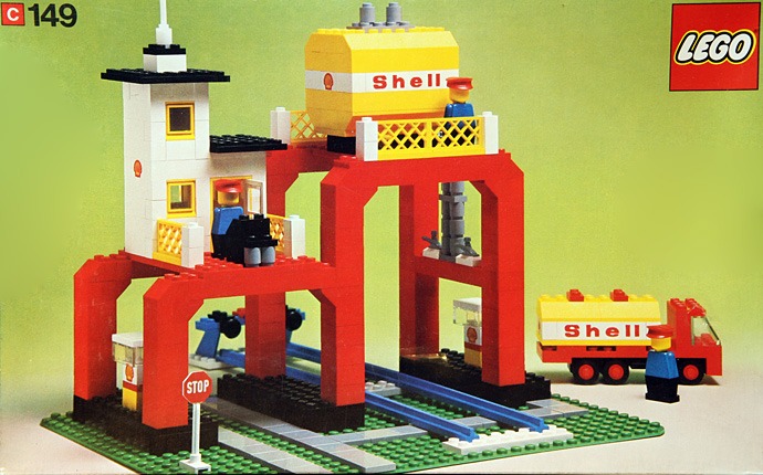 LEGO® Fuel Refinery