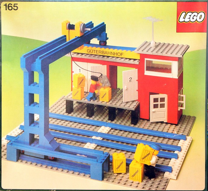 LEGO® Cargo Station