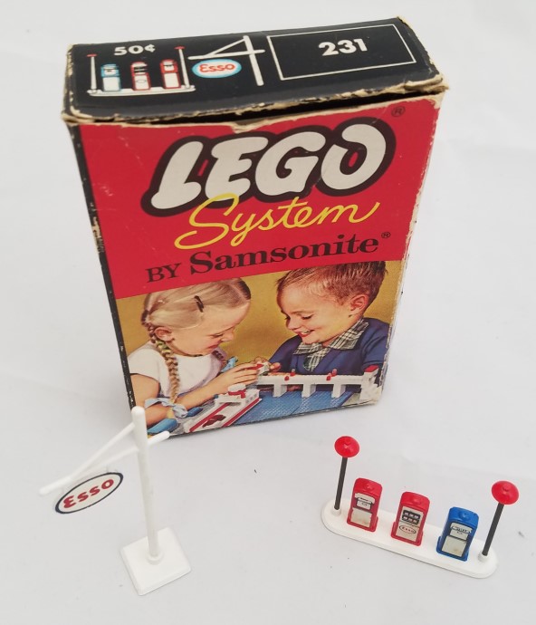 LEGO® Esso Stations (Pumps and Sign)