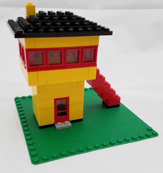 LEGO® Railroad Control Tower