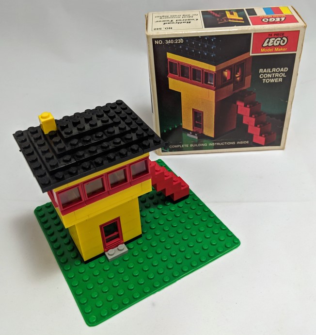 LEGO® Railroad Control Tower