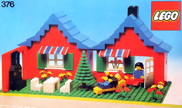 LEGO® House with Garden