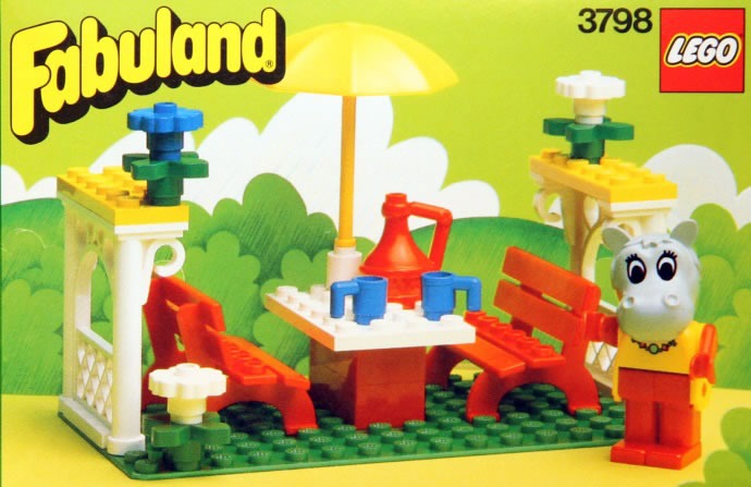 LEGO® Hannah Hippopotamus on a Picnic