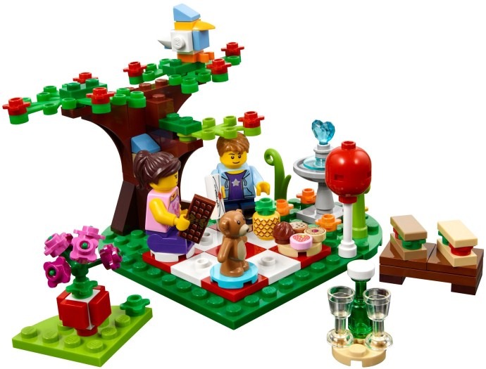 LEGO® Romantic Valentine Picnic