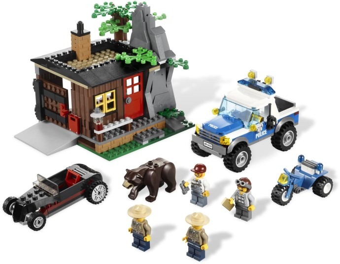 LEGO® Robbers' Hideout