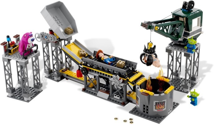 LEGO® Trash Compactor Escape