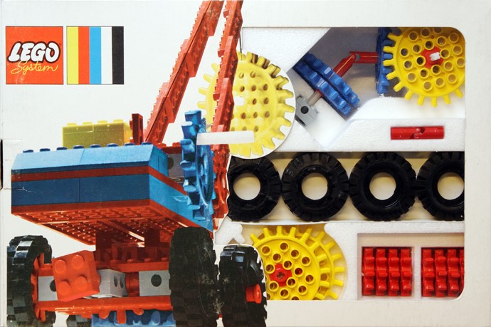 LEGO® Gears, Bricks and Heavy Tires